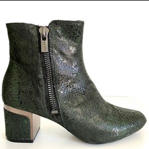 DKNY Ankle Boots Python